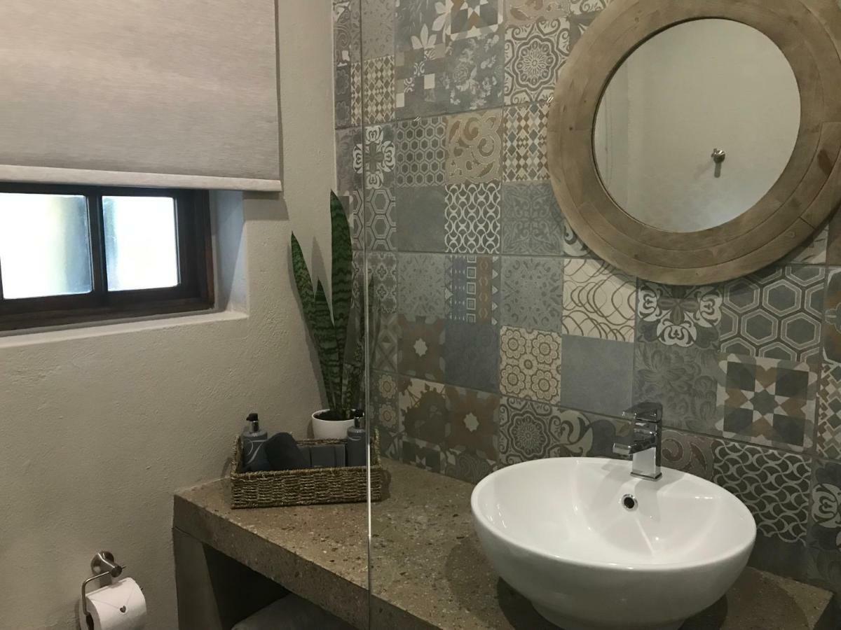 Lowveld Living Guesthouse Mbombela Екстериор снимка
