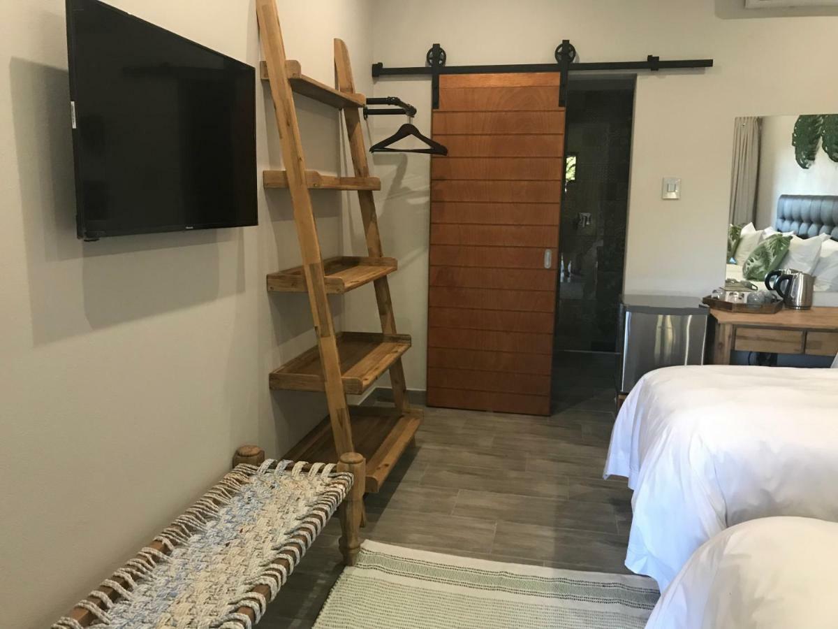 Lowveld Living Guesthouse Mbombela Екстериор снимка